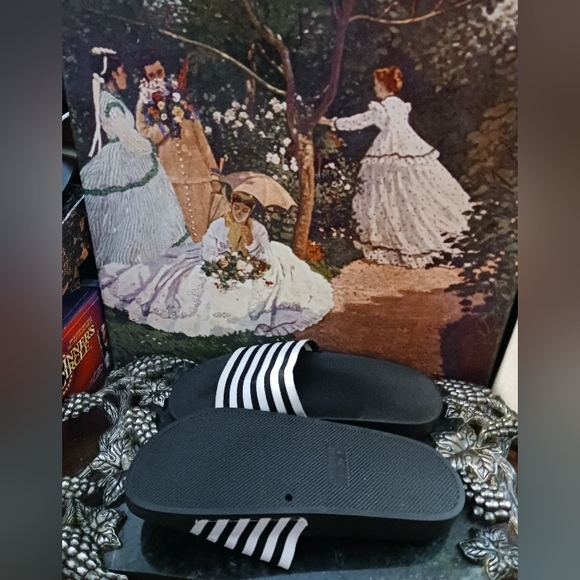 🩴🩴My Tackie Tee's Black&White Slides New!!! Size 8 U.S.A.,A Fabulous Gift.💝🎁 - Picture 10 of 13